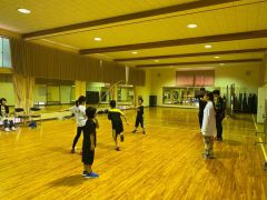 思い切りダンス満喫プラン / エアコンのついたホールで、大きな鏡の前でチェックしながらダンスを踊ろう！